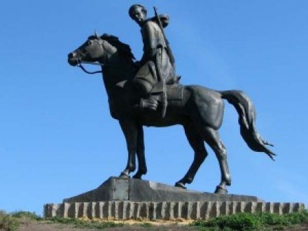 Справа про сільський монумент